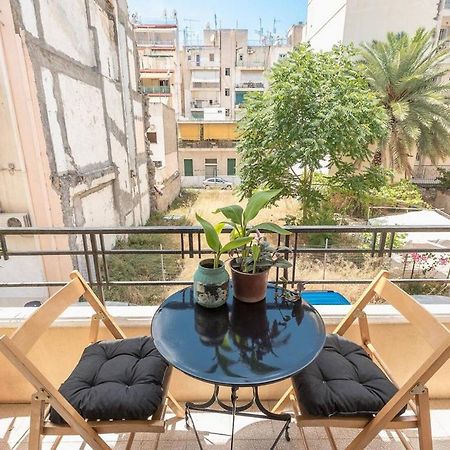 Appartamento Casa Pamisou near Attiki metro station Atene Esterno foto