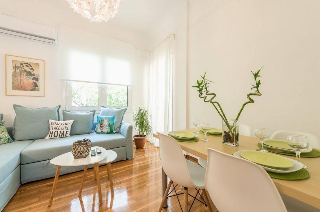 Appartamento Casa Pamisou near Attiki metro station Atene Esterno foto