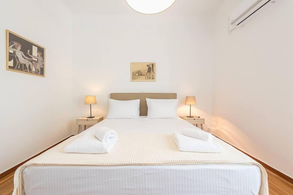 Appartamento Casa Pamisou near Attiki metro station Atene Esterno foto