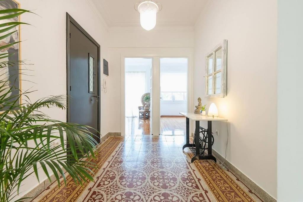Appartamento Casa Pamisou near Attiki metro station Atene Esterno foto